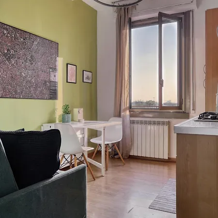 View, Elegant In Milan's Rooftops Milán